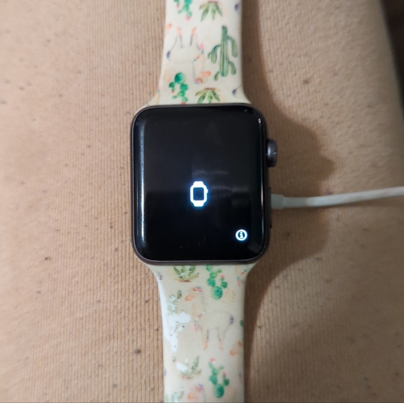 Apple watch 42 mm Sirius 3. Works just fine just don't have an iPhone anymore
